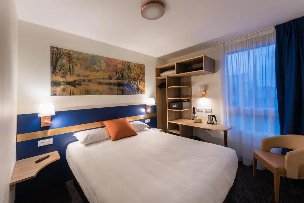 Standard Double room (full double bed)
