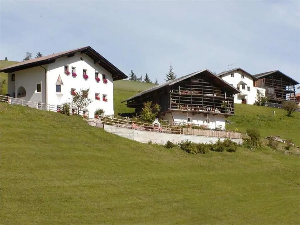 Agriturismo Apartments Tuene