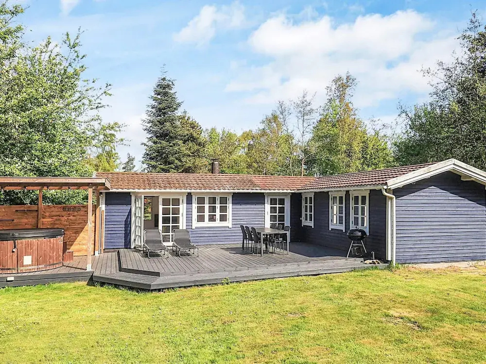 6 Person Holiday Home in Gedser