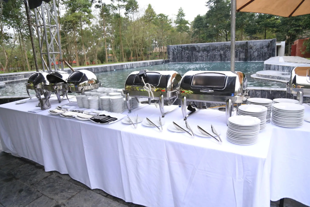 Food & Beverage