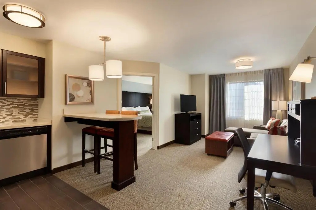 Staybridge Suites Midland by IHG - Chambres