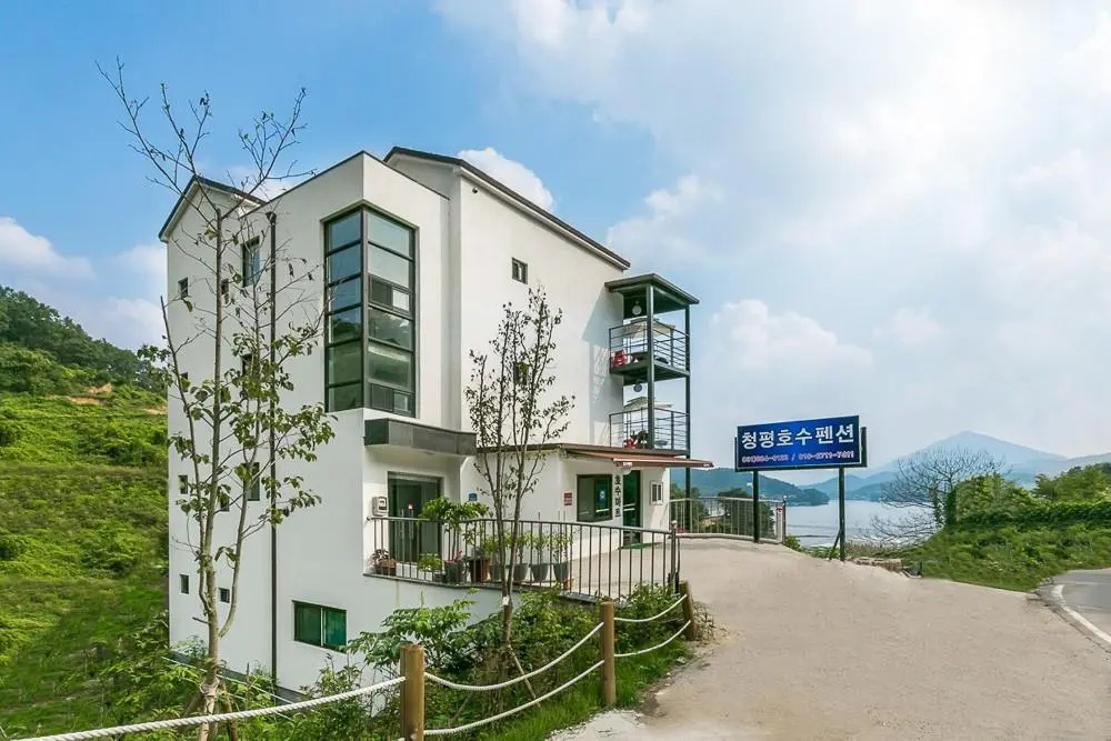 Lake bay Pension
