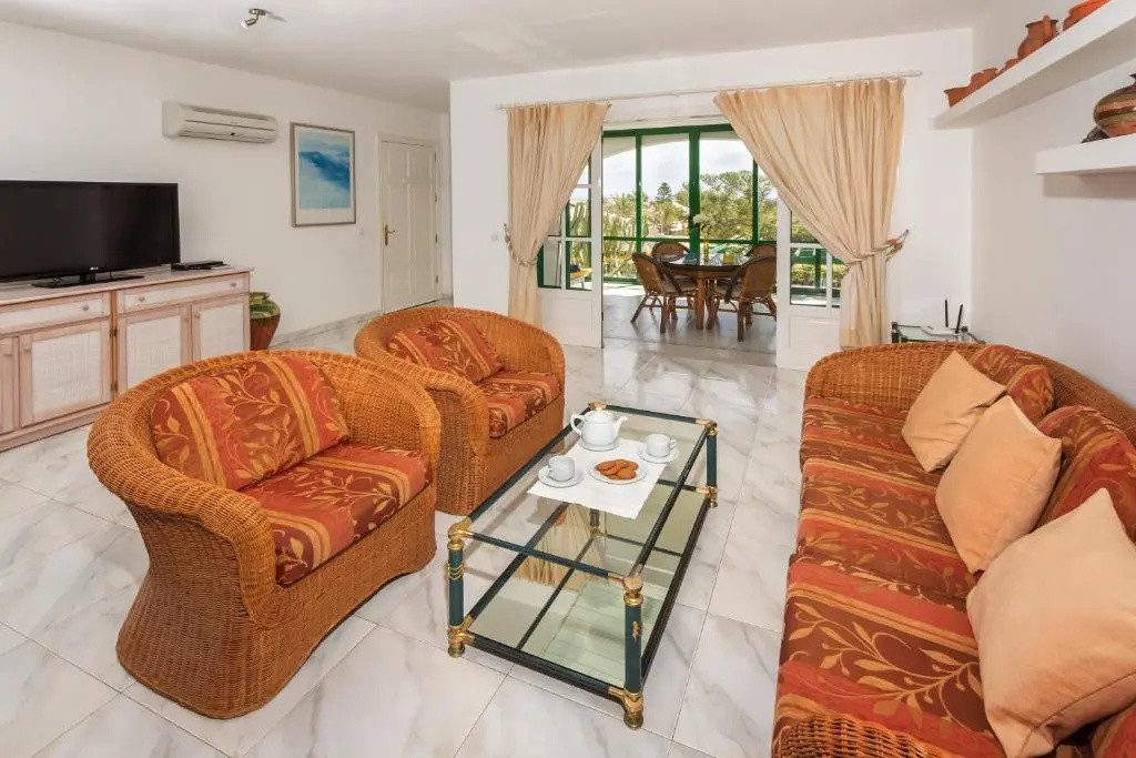 2 Bedrooms Apartment