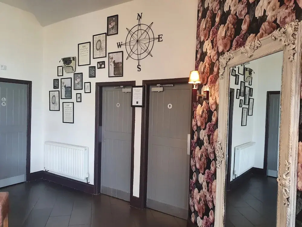 Cuttle Bridge Inn Hotel - Général