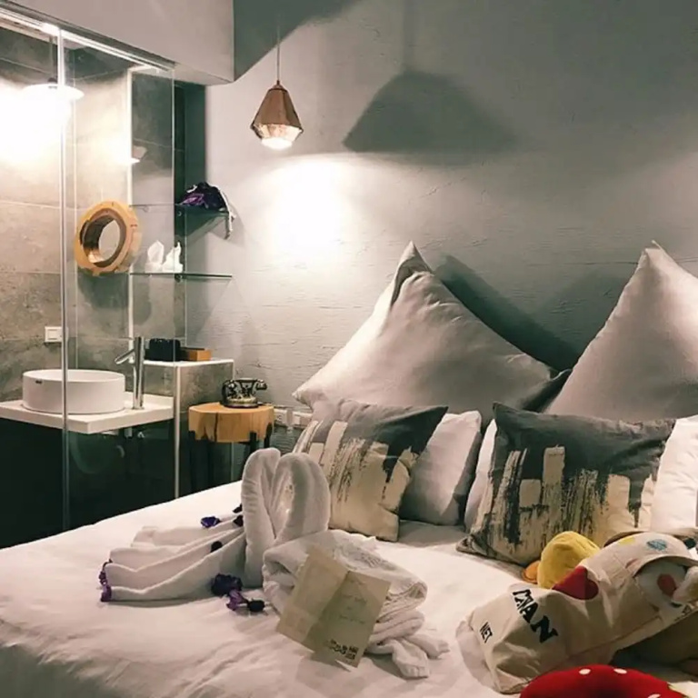Deluxe Double room with balcony (full double bed)
