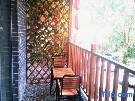 Balcony & Terrace