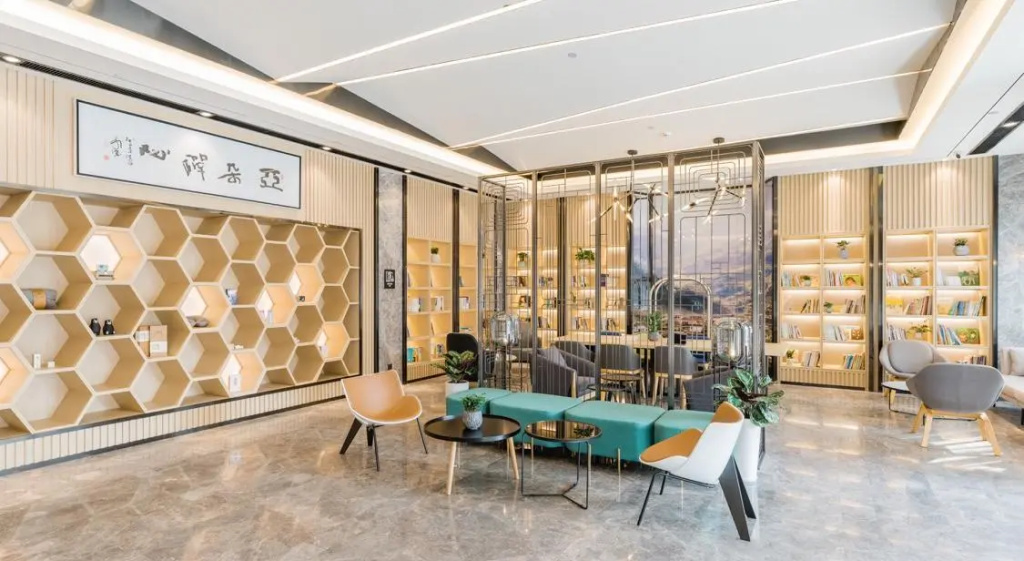Atour Hotel Nanjing Maqun