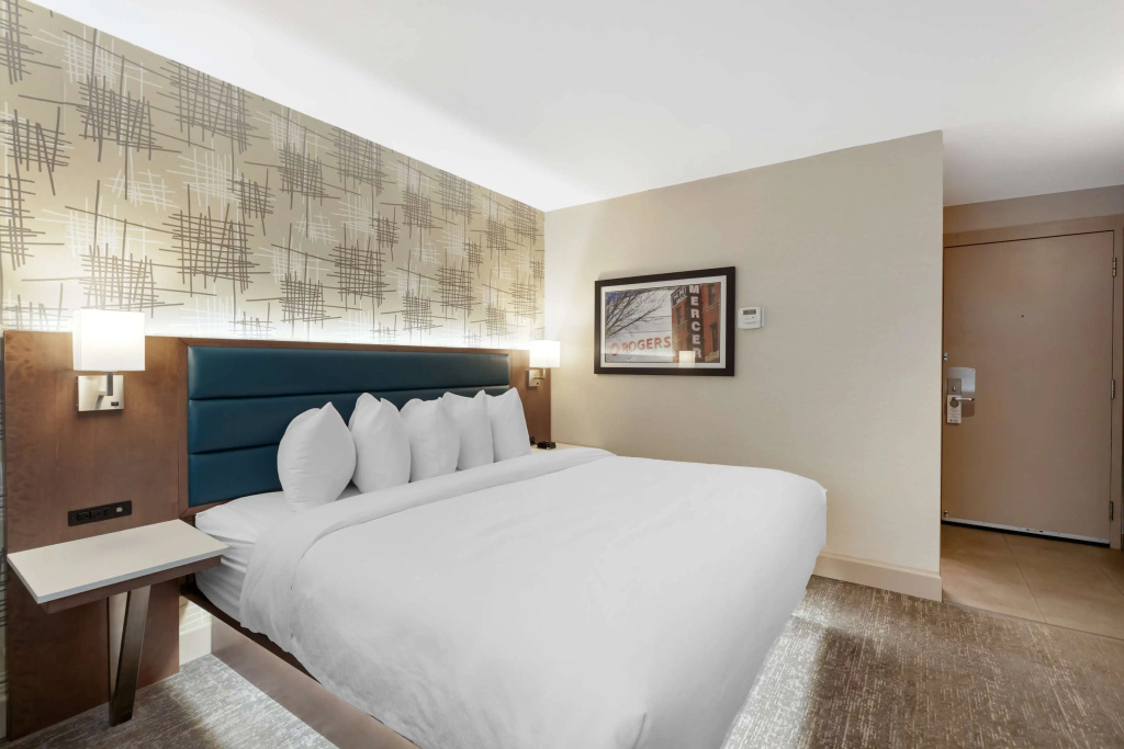 Double Suite (full double bed)