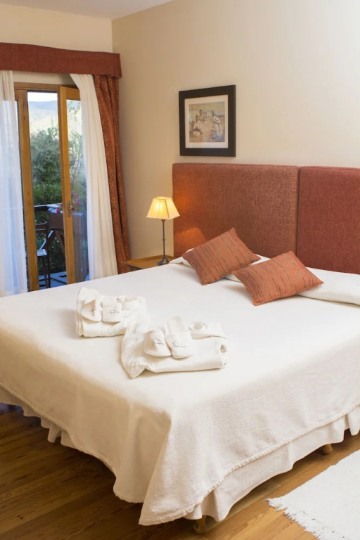 Standard Double room with balcony (full double bed)