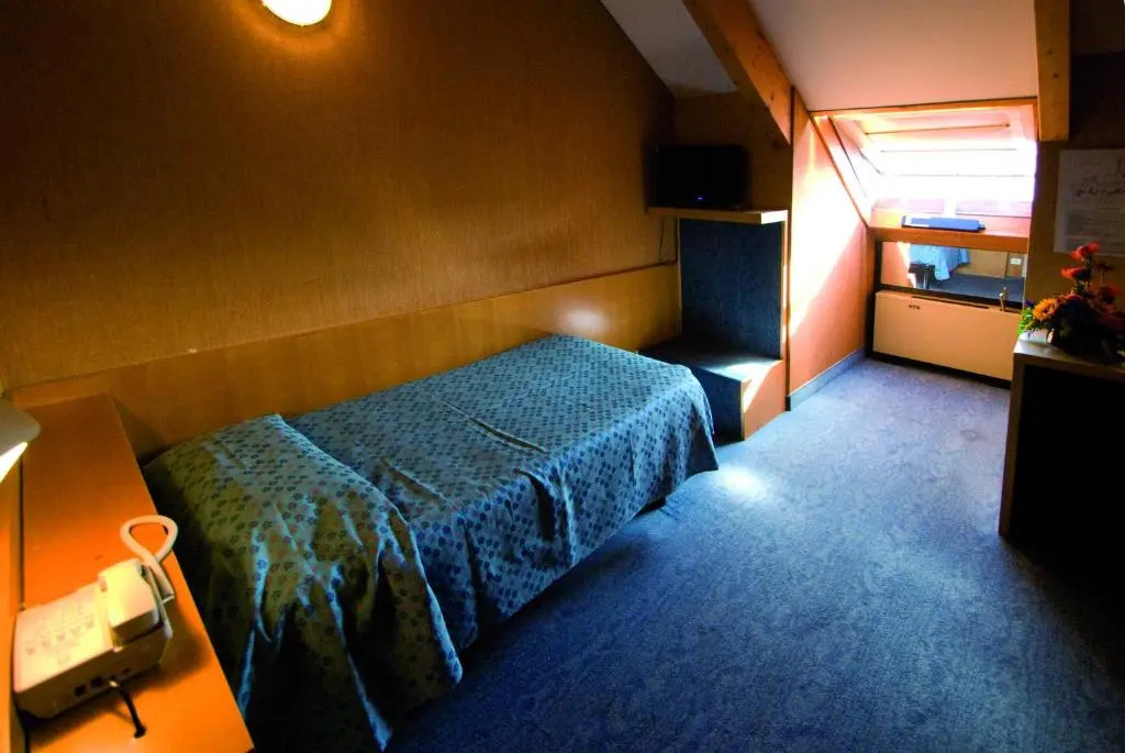 Double room (full double bed)