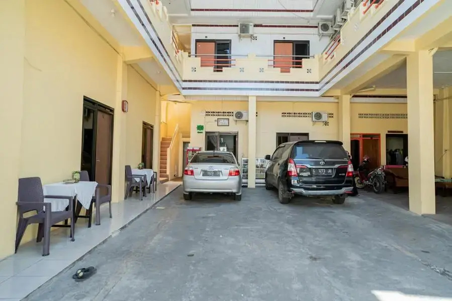 Prenjak Syariah by OYO Rooms