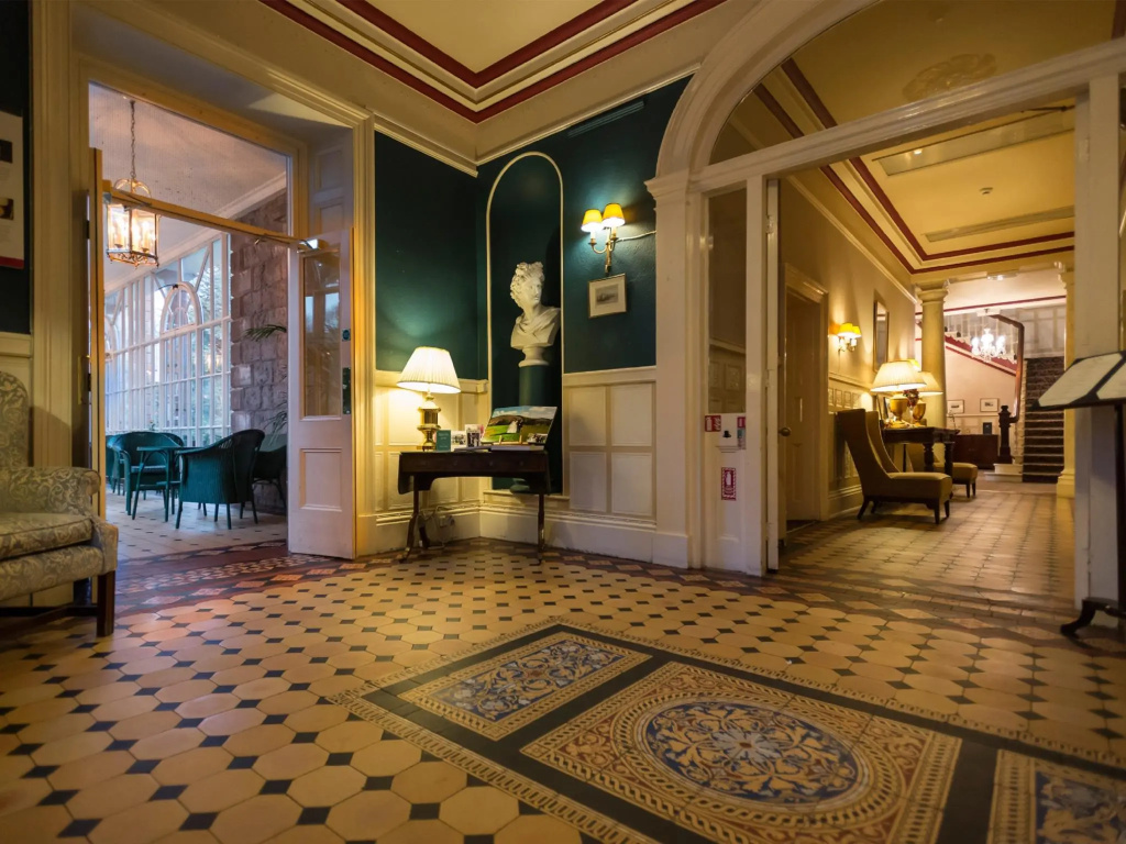 Macdonald Leeming House - Général