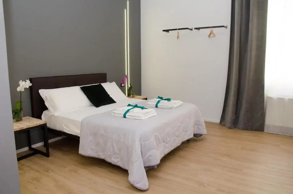 Deluxe Double room (full double bed)