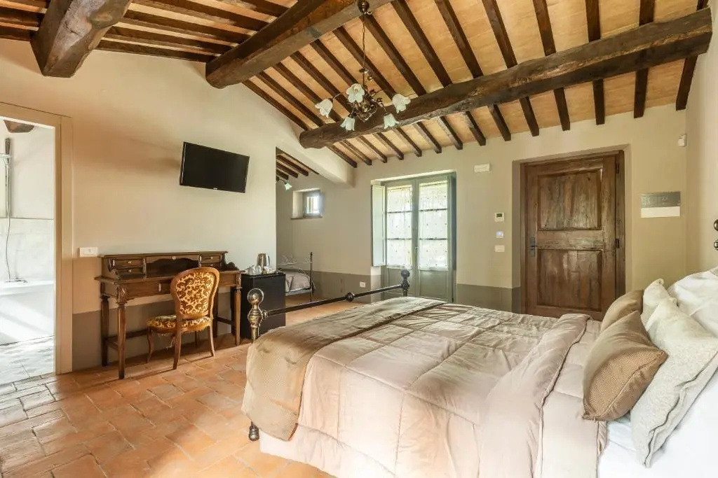 Standard room with pool view