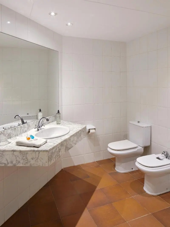 Standard Double room with balcony (full double bed)