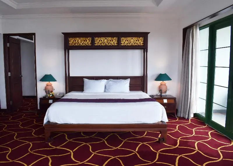 Bali Beach Hotel - Chambres