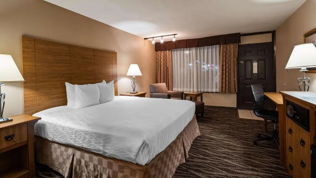 Best Western Plus Saddleback Inn & Conference Center - Chambres