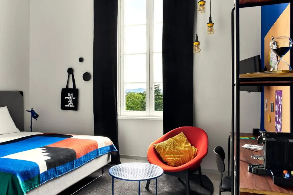 Executive Double room (full double bed)