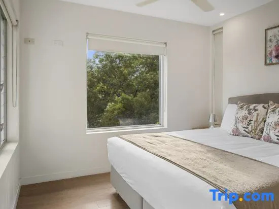 1 Bedroom Superior Double room (full double bed)