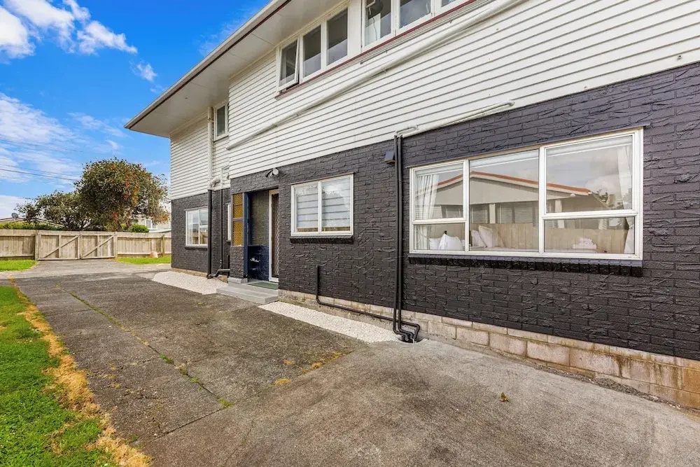 Spacious Renovated 3BR in Ellerslie I Zodiak Stays