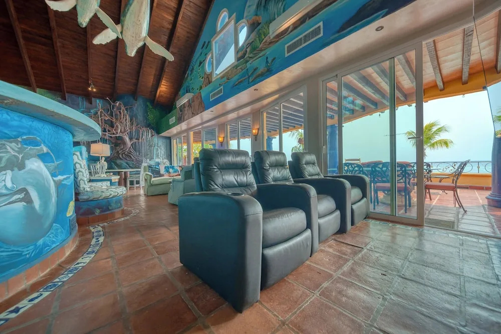 Luxury Double Suite with balcony and with courtyard view (full double bed)