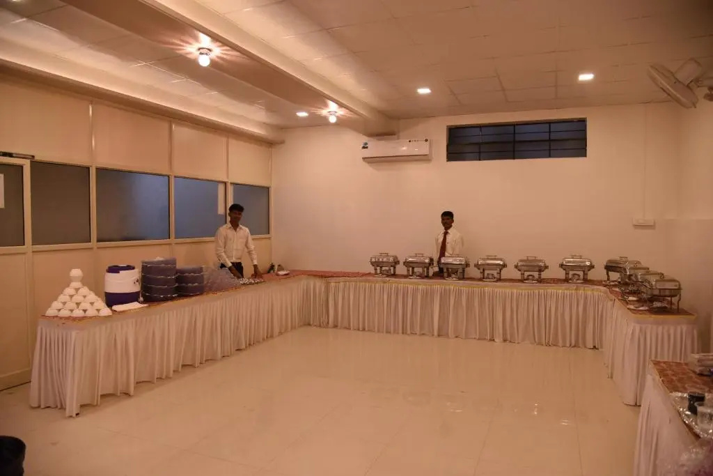 Hotel Gulmohar Pride - Général