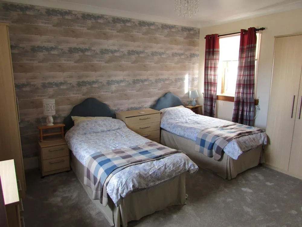 Cozy 1-bedroom House Rental in Portknockie With Wifi