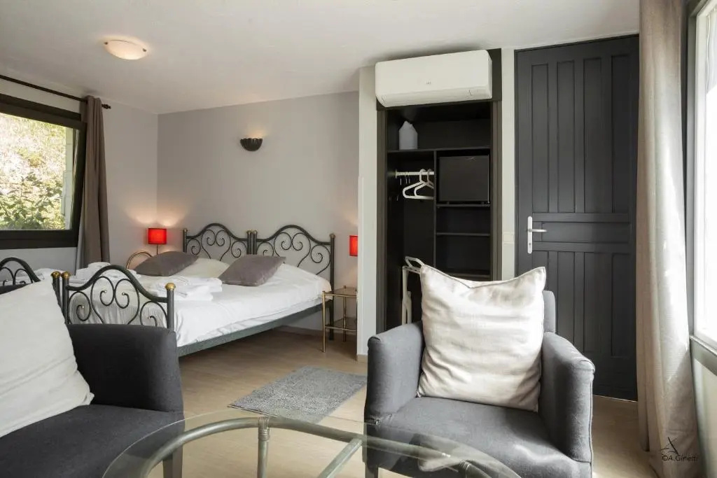 Tropical Hotel - Chambres