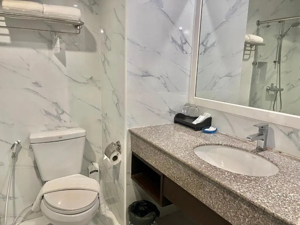 Deluxe Double room (full double bed)