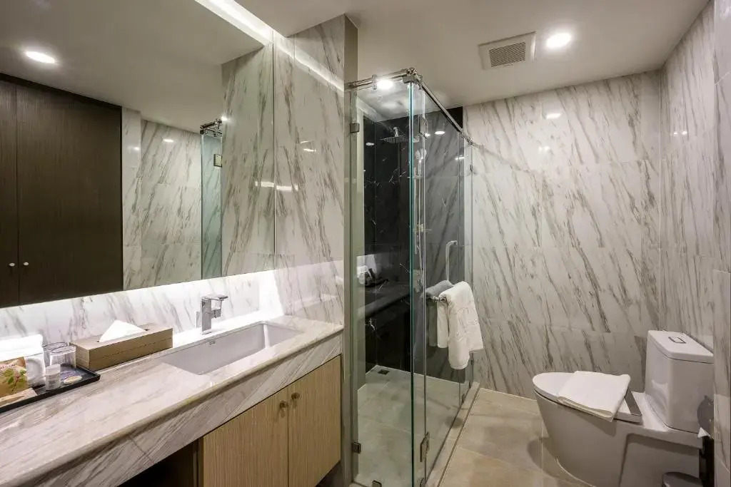 Люкс с бассейном Grande с 2 комнатами с видом на океан в Курортный отель MIDA Grande Resort Phuket