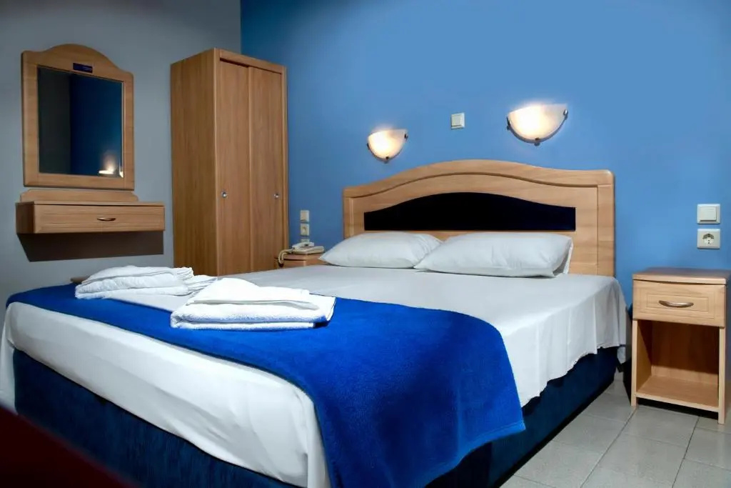 Double room (full double bed)