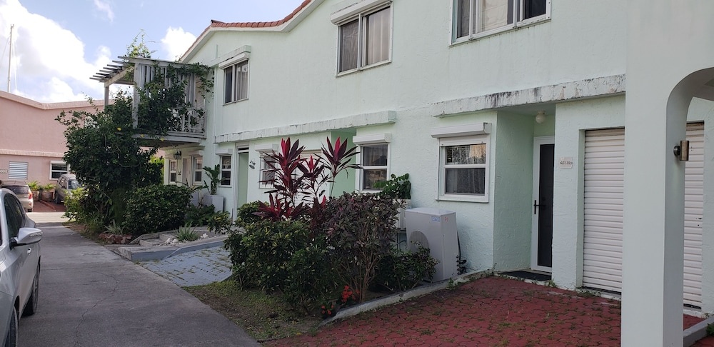 Villa 410D at Jolly Harbour — фото 1
