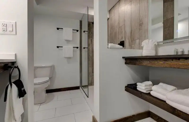 Quadruple Suite