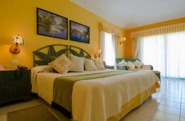 Standard room with pool view