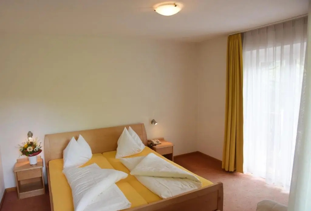 Standard Double room with balcony (full double bed)