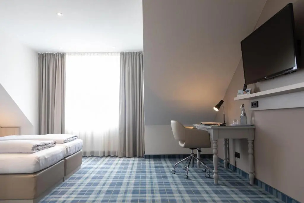 Superior Double room (full double bed)