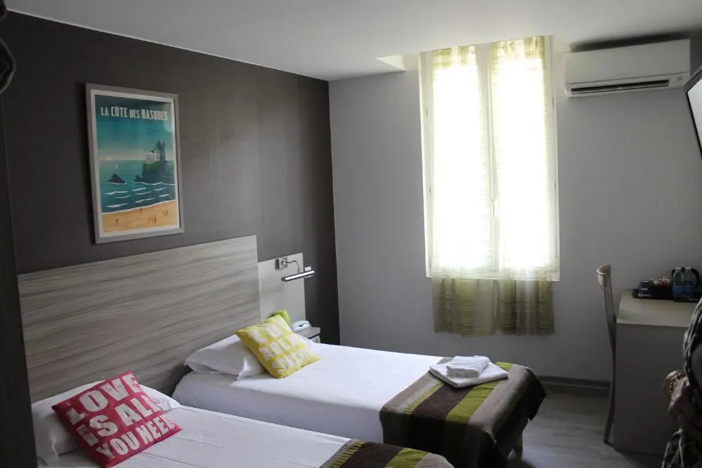 Standard Double room (twin beds)