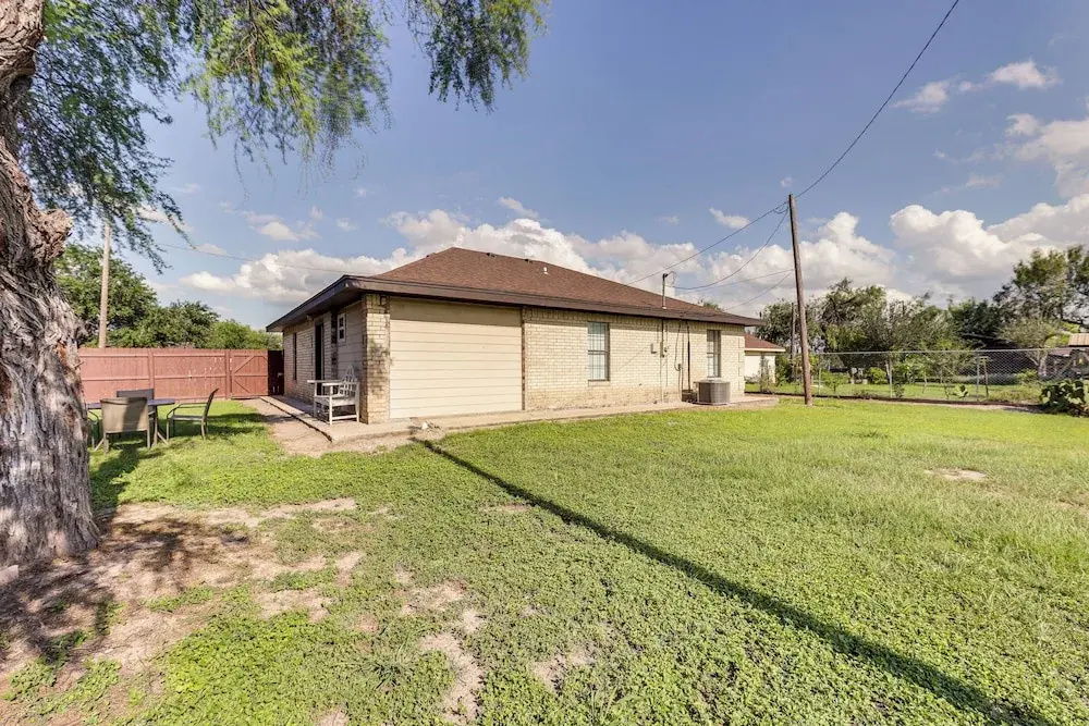 San Juan Home w/ Spacious Backyard Near Border!