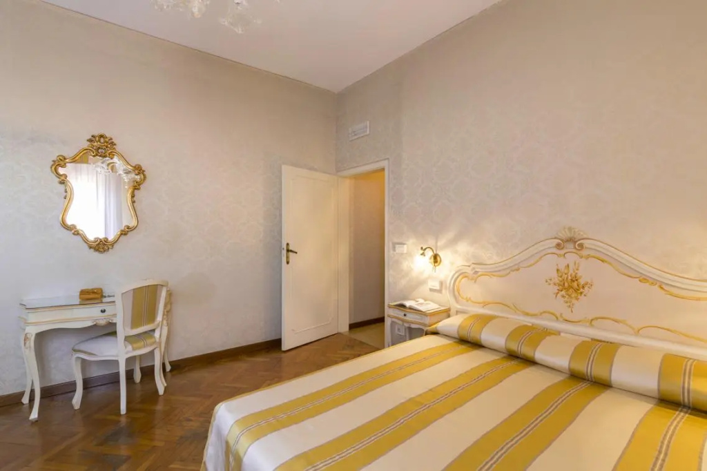 Standard Quintuple room