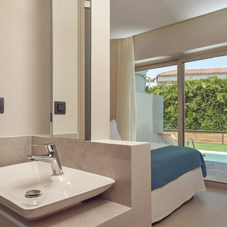 Hotel photo 30
