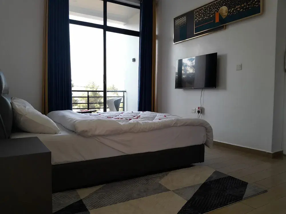 4 Bedrooms Family Villa with city view
