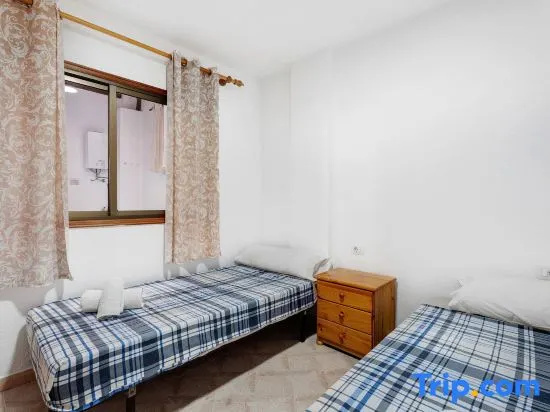 Charming 2-Bedroom Apartment with Modern Amenities
