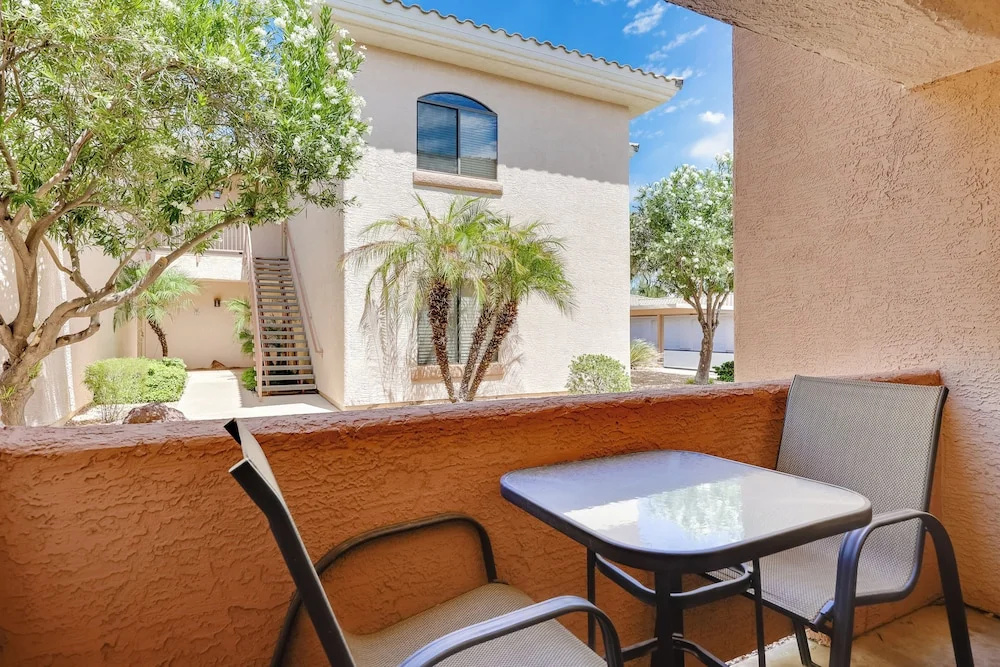 Communal Pool: Sunny First-floor Condo in Phoenix
