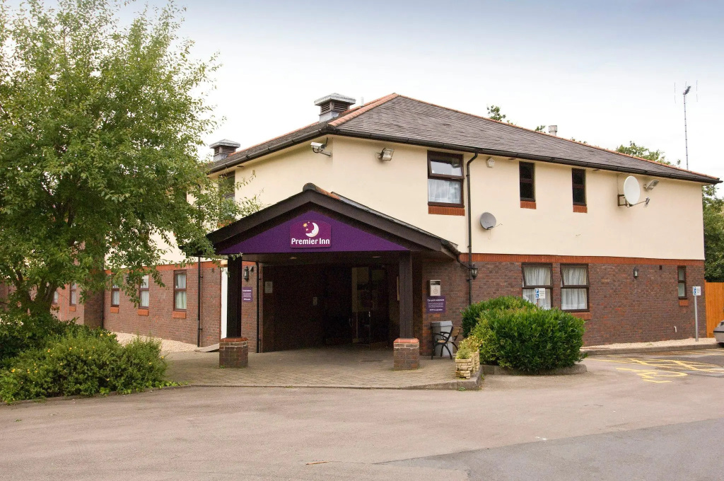 Premier Inn Caerphilly - Corbetts Lane