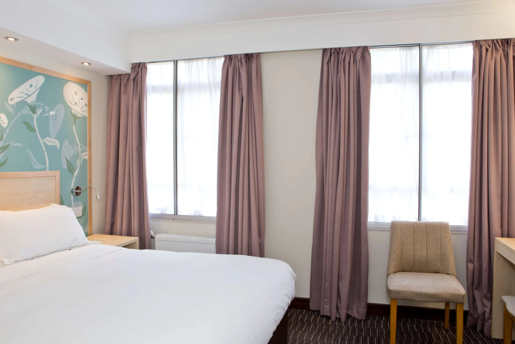 Bedford Hotel — фото