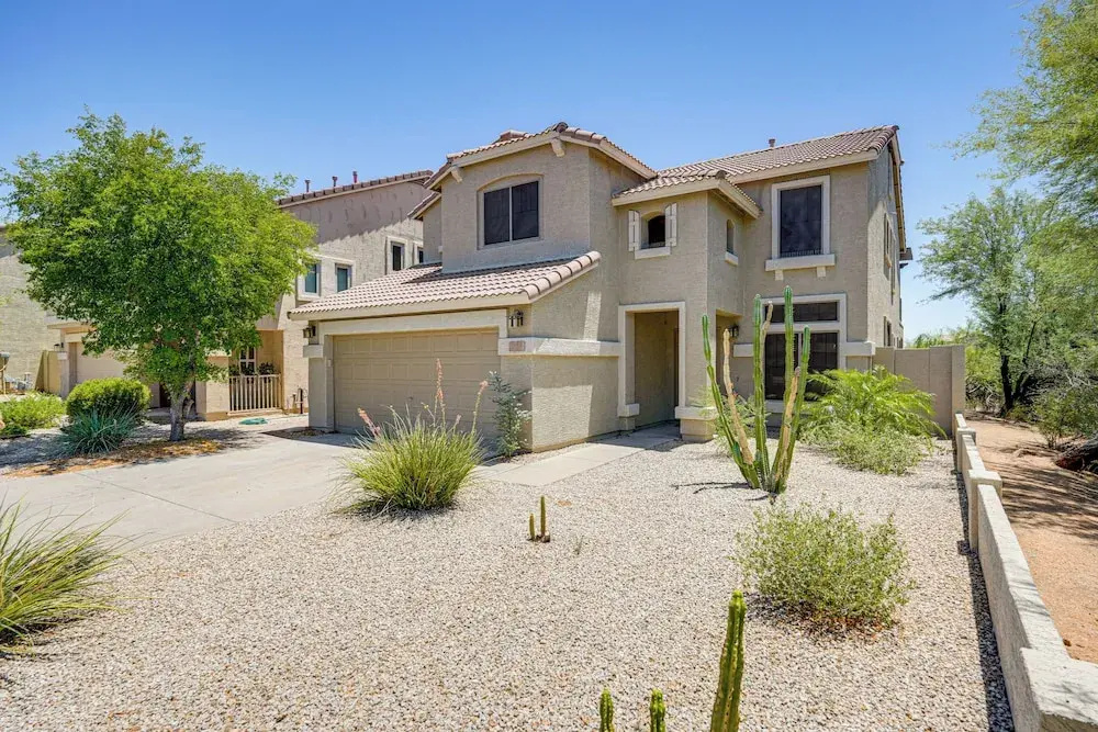 Spacious Family Oasis in Cave Creek!