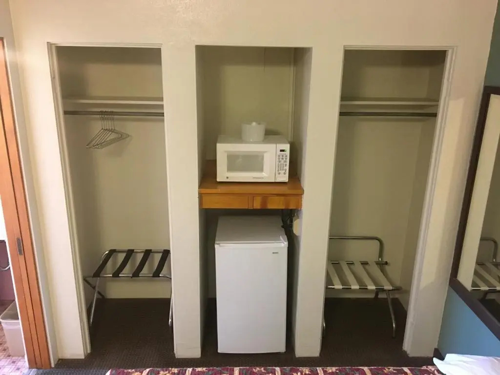 Deluxe Double room (full double bed)