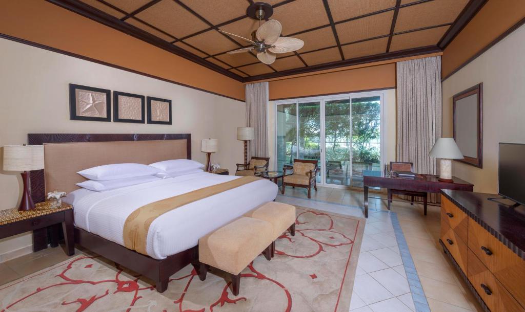 Anantara Desert Islands Resort & Spa
