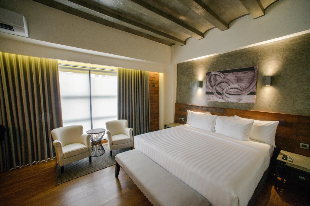 Premier room
