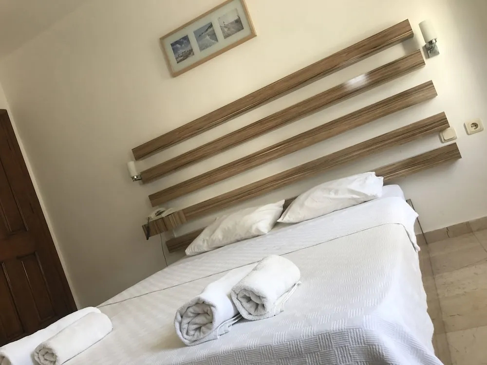 Standard Double room with balcony (full double bed)